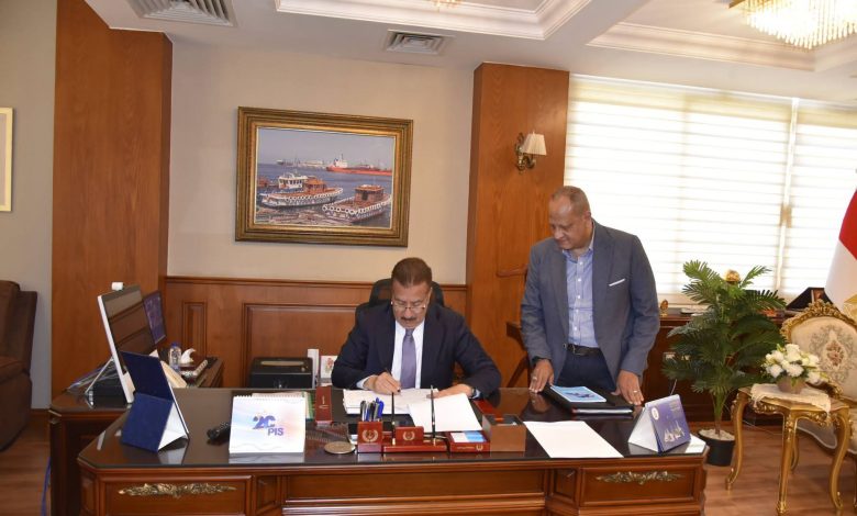 محافظ بورسعيد يعتمد تنسيق القبول بالثانوية العامة للعام الدراسي الجديد بحد أدنى 238 درجة .. واستيعاب أكثر من 5 آلاف طالب وطالبة