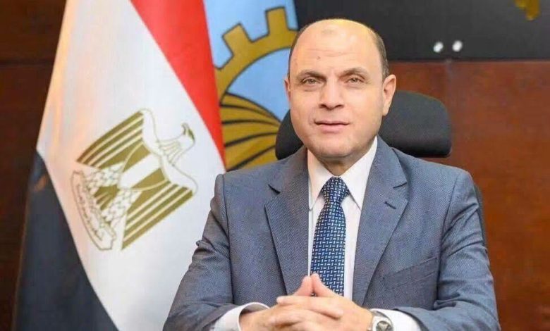 وكيل وزارة التعليم بالغربية  يكرم الأستاذة منيرة محمد عبدالرحمن الشيخ لبلوغها الثلاثين الثانية
